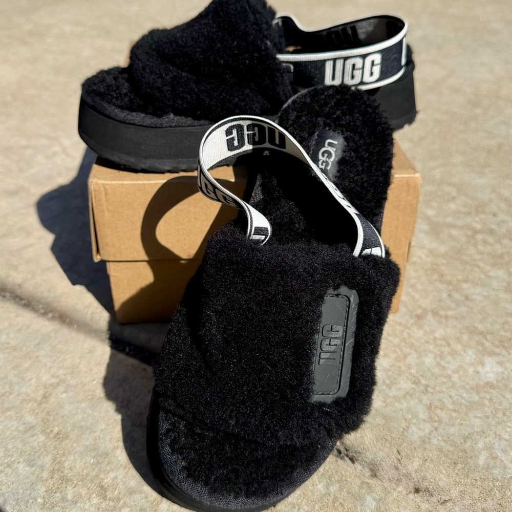UGG Black Fluffy Slide Sandals Size 4 Big Girls/6 Women's